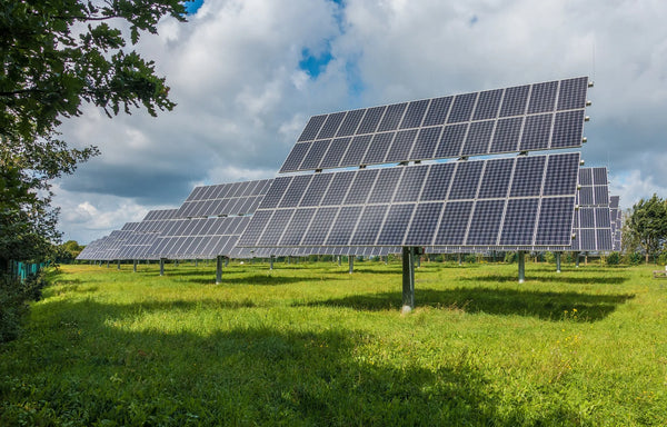 What are solar panels? Best solar panels in UAE 2025